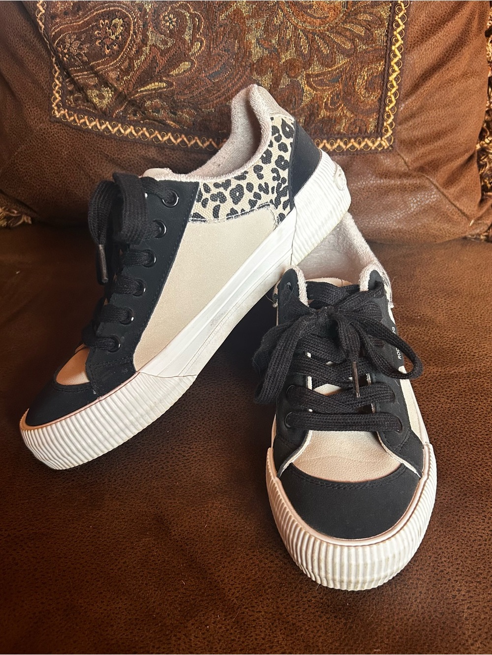 Rocket Dog Black and Cream Leopard Accent Platform Sneakers
